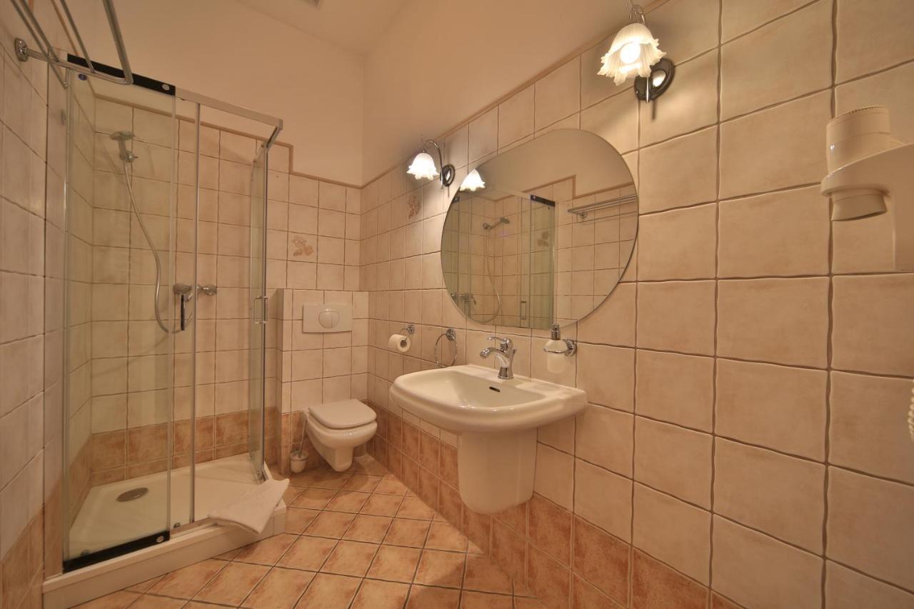 Alexandra Bed and breakfast 3*